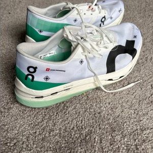 On Cloud Cloud Boom Echo 3. Carbon Plated Performance shoe. Size 9 Men’s.